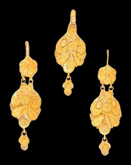 Gold Pendant Set