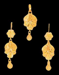 Gold Pendant Set