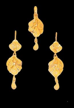 Gold Pendant Set